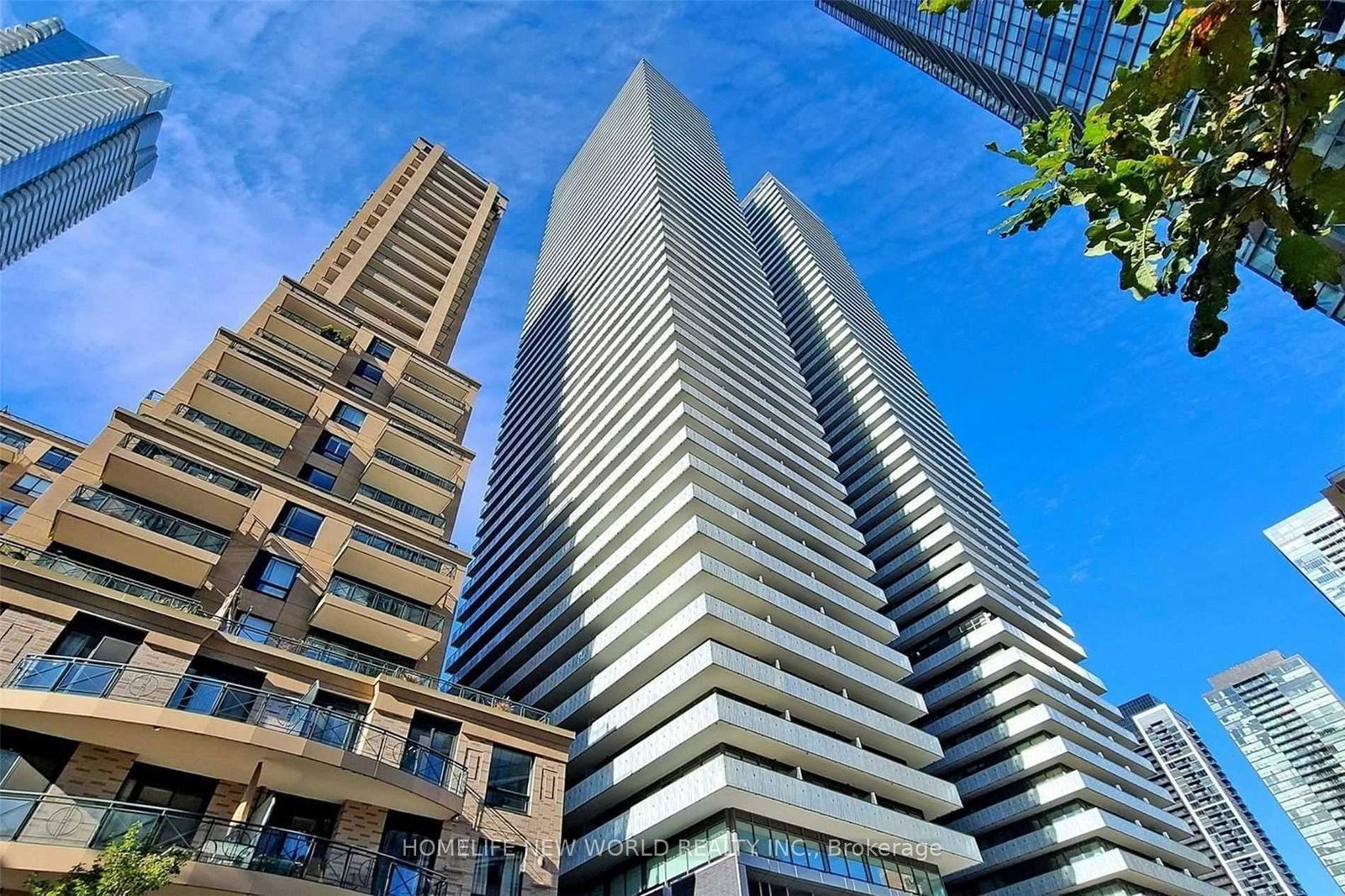 42-charles-street-e-toronto-ontario-c13207022