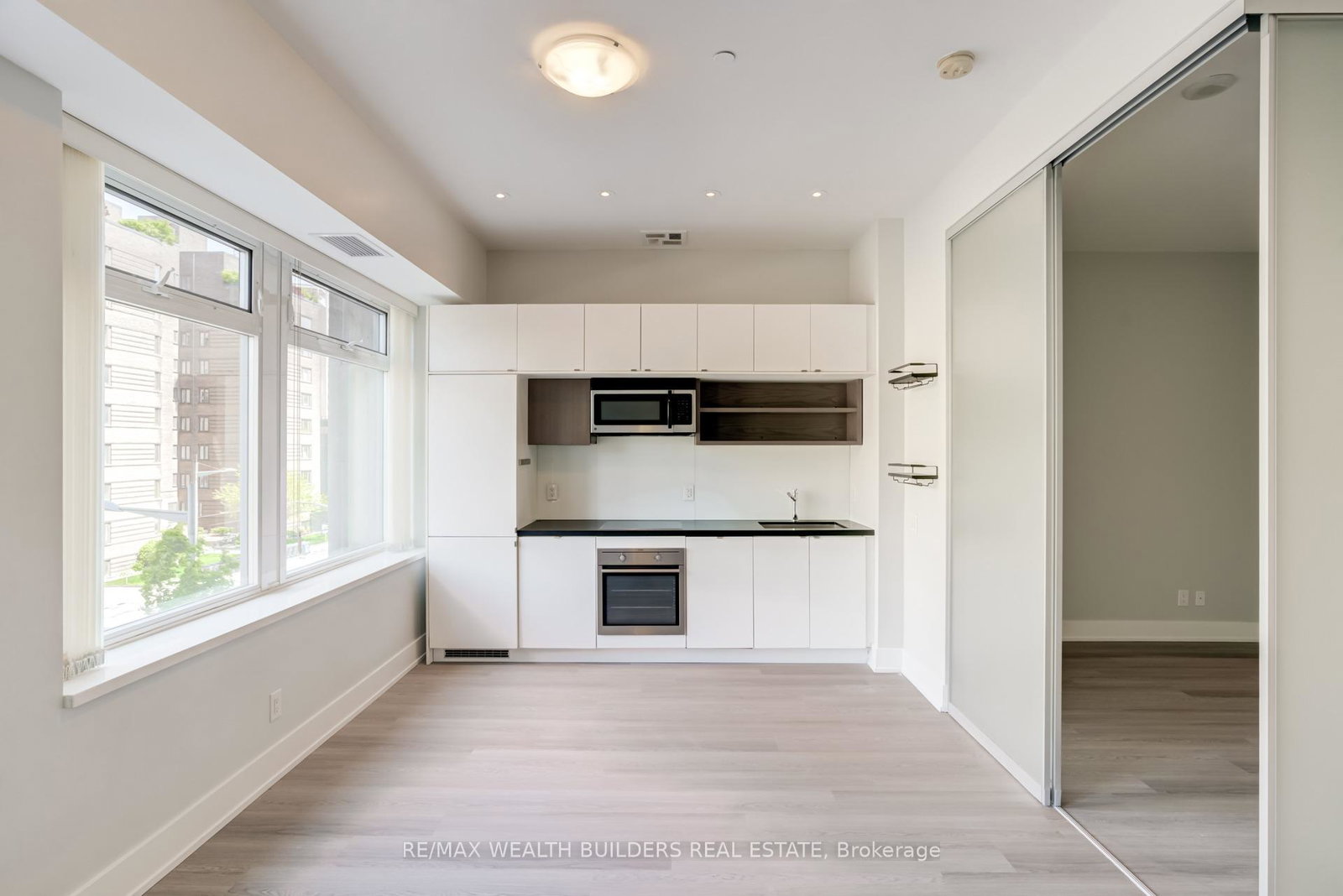 111-st-clair-avenue-w-toronto-ontario-c13207032