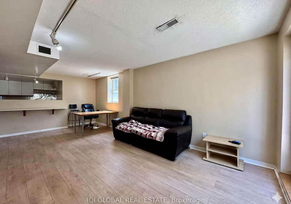 130-micmac-crescent-north-york-ontario-c13207310