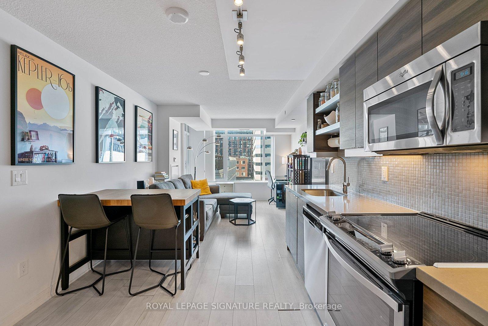 525-adelaide-street-w-toronto-ontario-c13207326