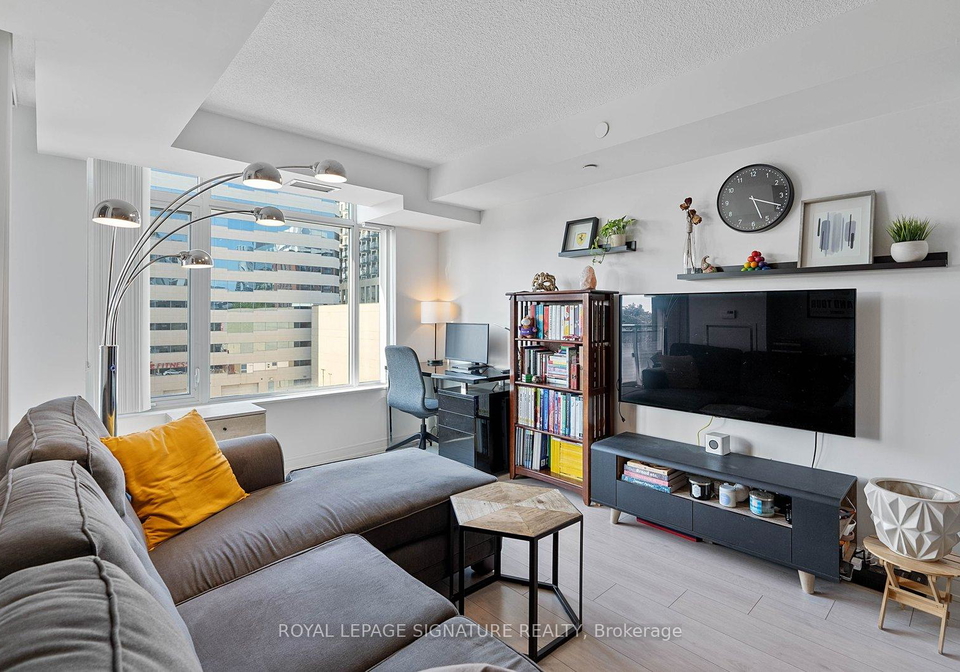 525-adelaide-street-w-toronto-ontario-c13207326