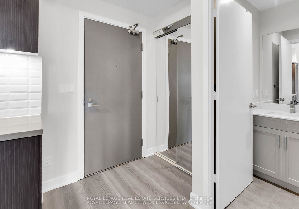 501-st-clair-avenue-w-toronto-ontario-c13207352