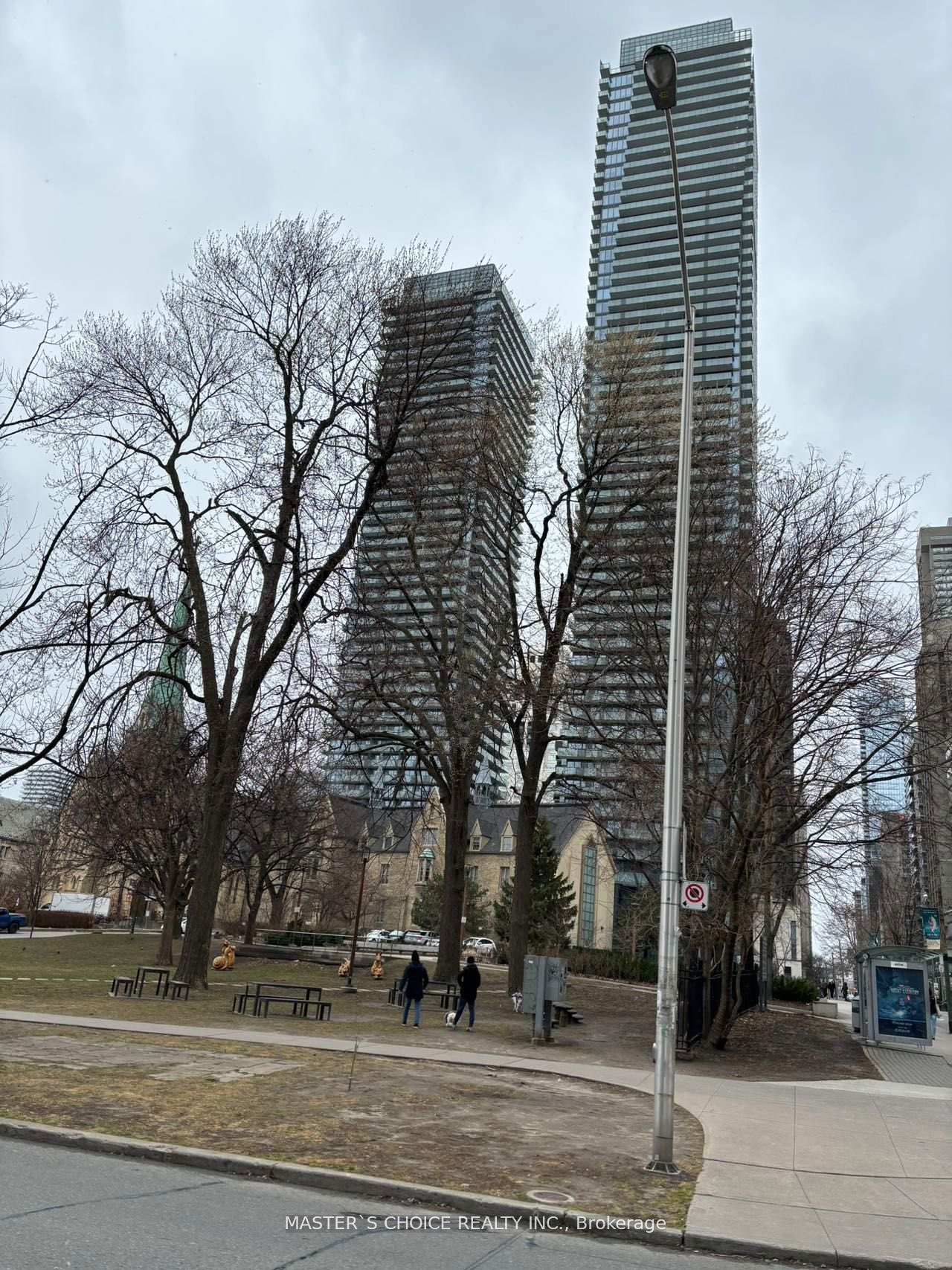 1080-bay-street-toronto-ontario-c13207404