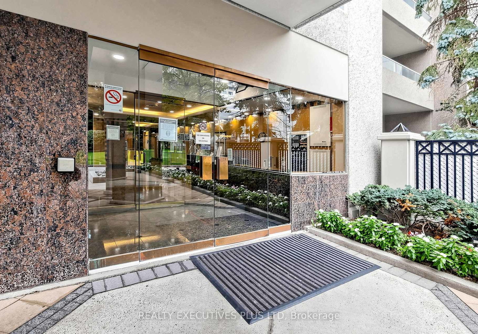 18-hillcrest-avenue-north-york-ontario-c13207618