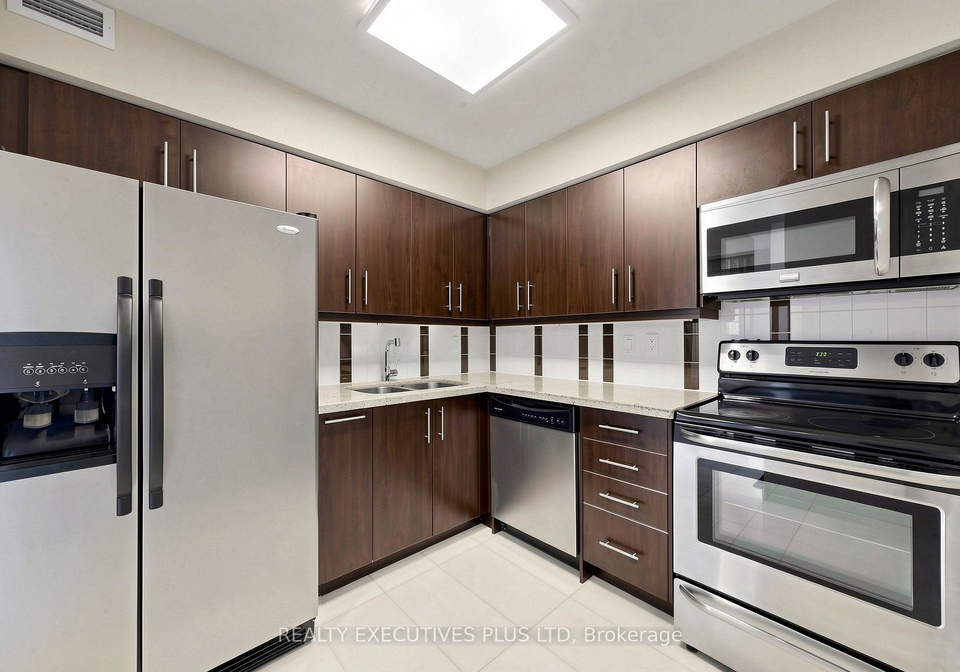 18-hillcrest-avenue-north-york-ontario-c13207618
