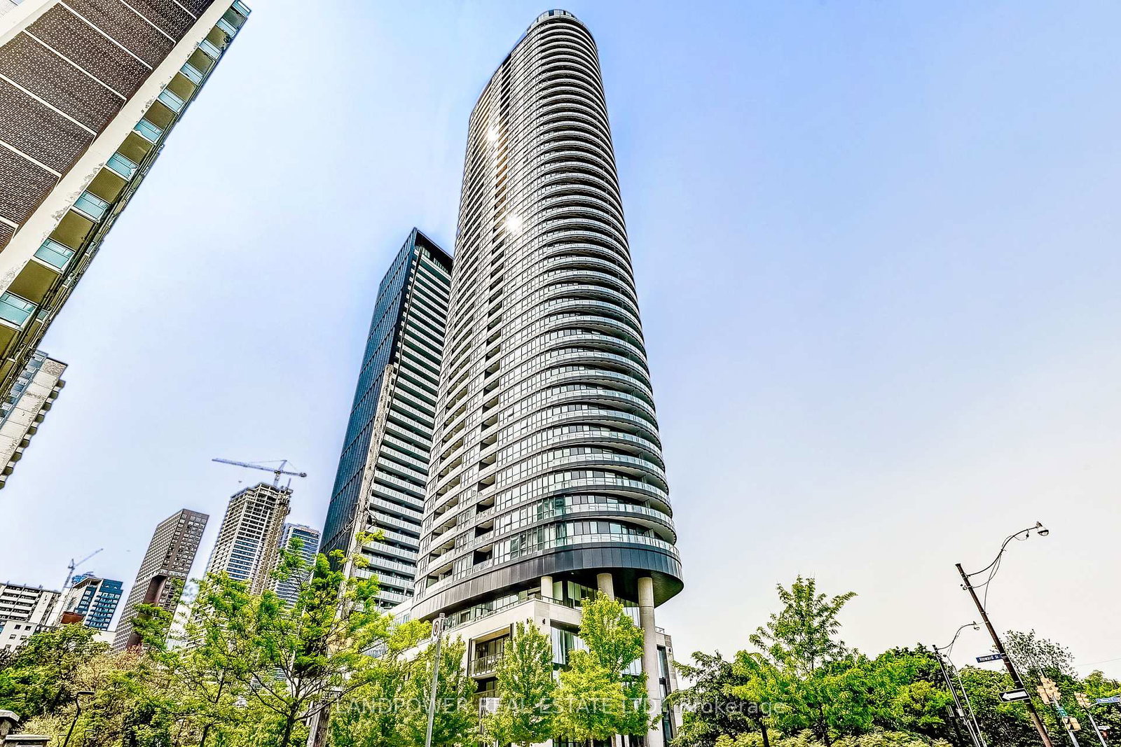585-bloor-street-e-toronto-ontario-c13207752