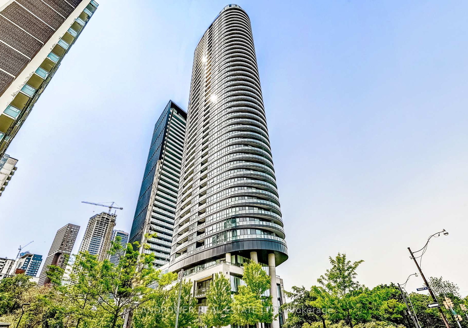 585-bloor-street-e-toronto-ontario-c13207752