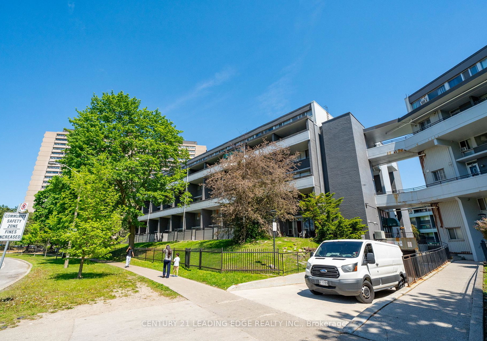 55-sunny-glenway-east-york-ontario-c13207844