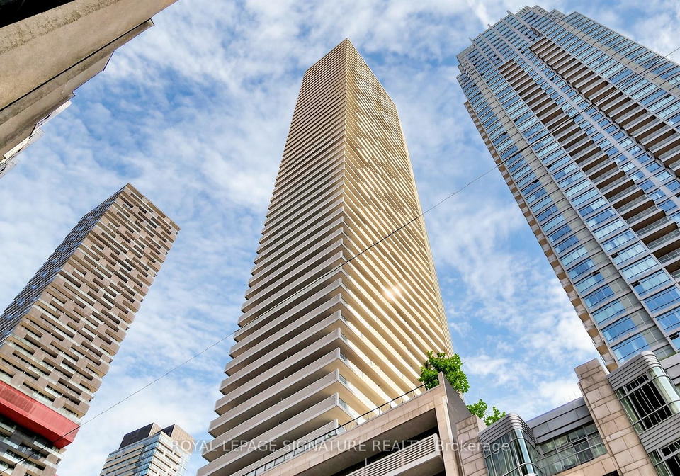 2221-yonge-street-toronto-ontario-c13207860
