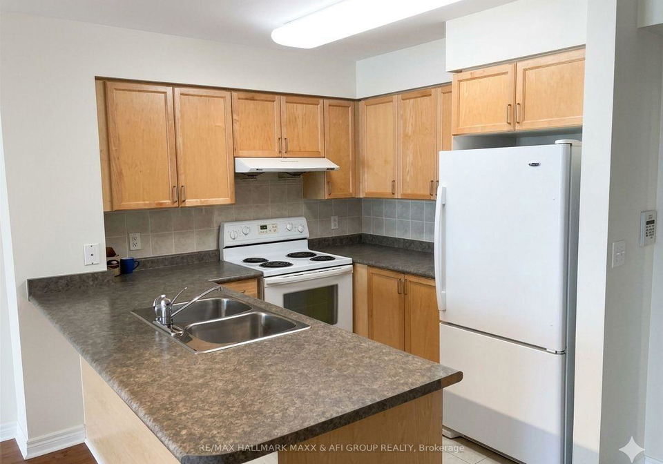 23-hollywood-avenue-north-york-ontario-c13208030