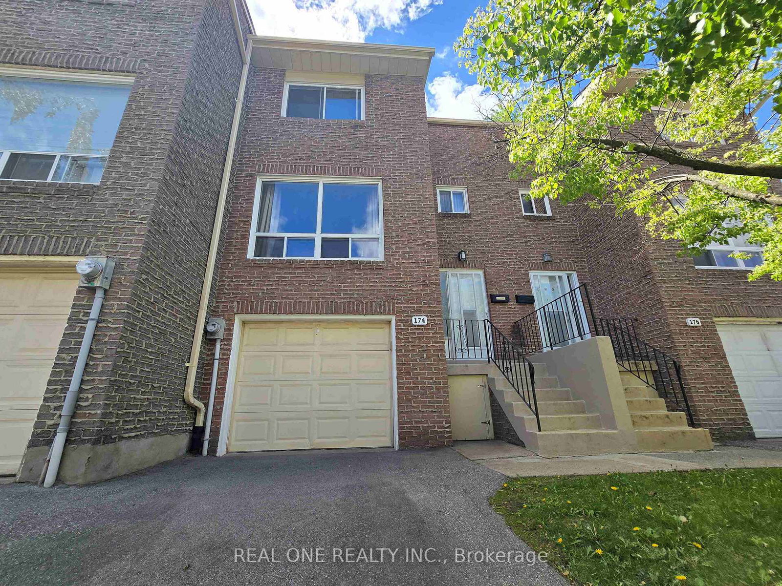 174-rusty-crestway-north-york-ontario-c13208108