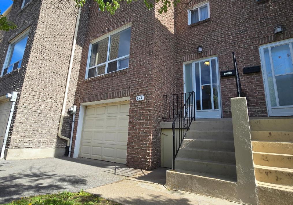 174-rusty-crestway-north-york-ontario-c13208108