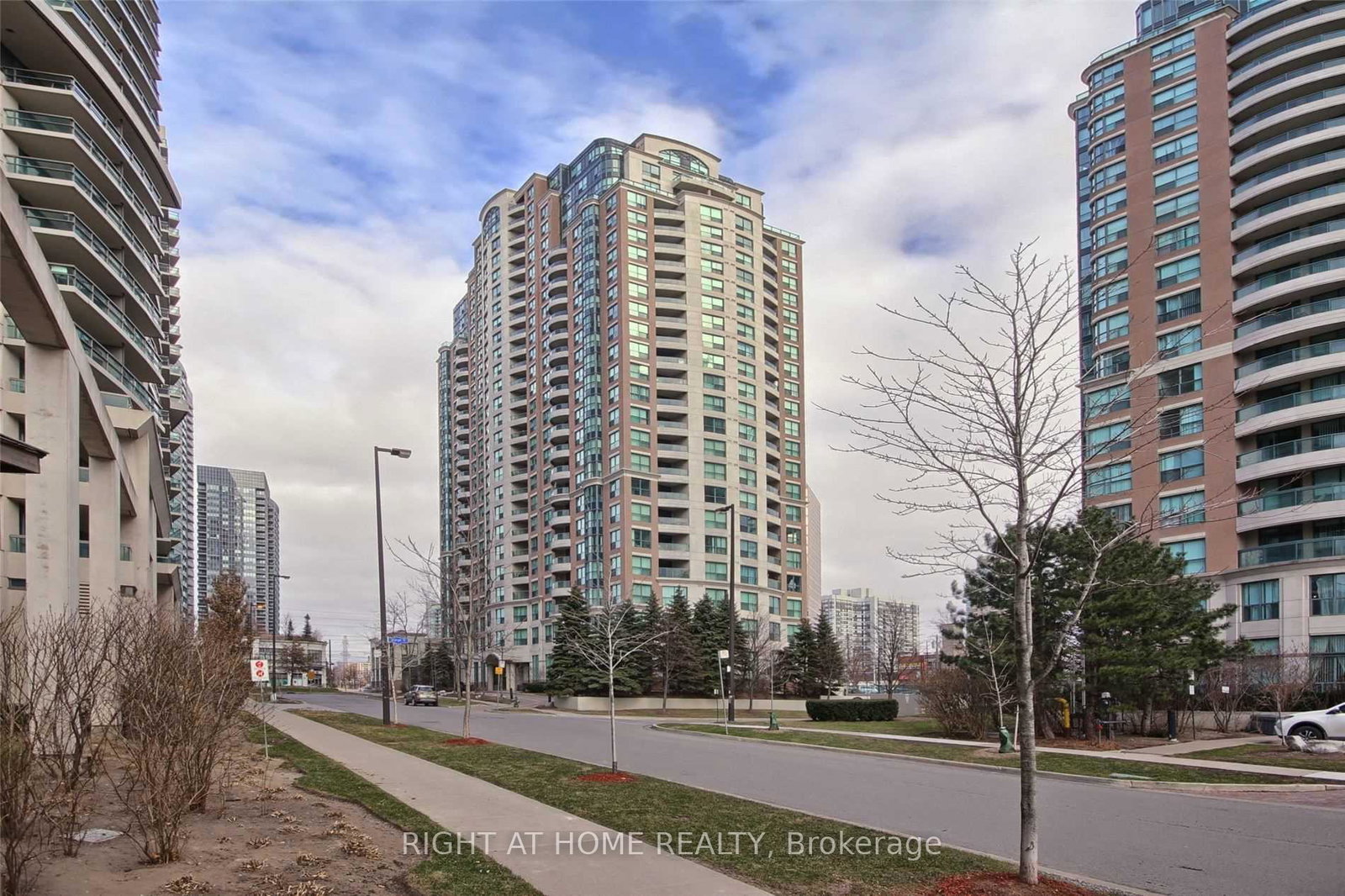 7-lorraine-drive-toronto-ontario-c13208258