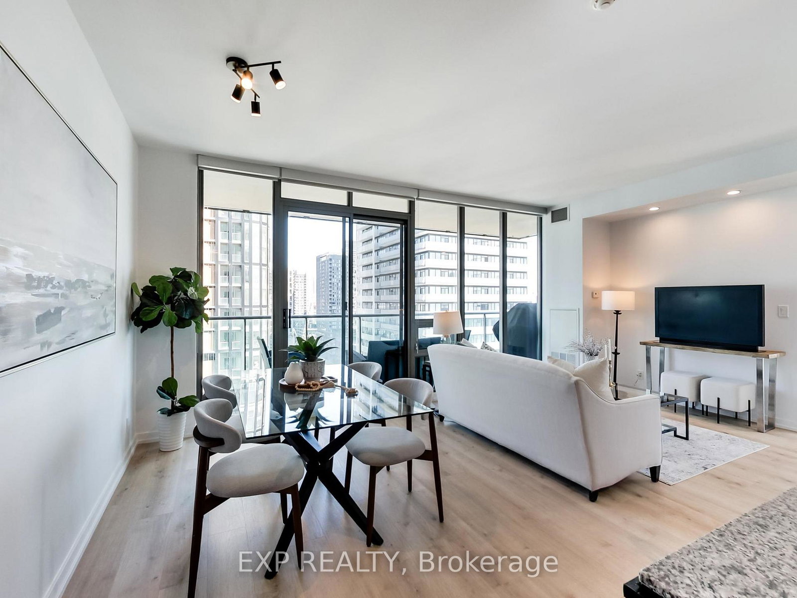 33-lombard-street-toronto-ontario-c13208722