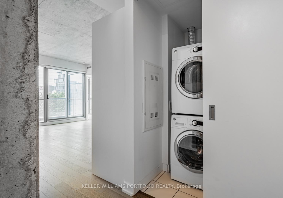 39-brant-street-toronto-ontario-c13208822