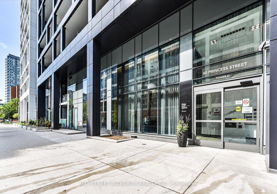 60-princess-street-toronto-ontario-c13209074