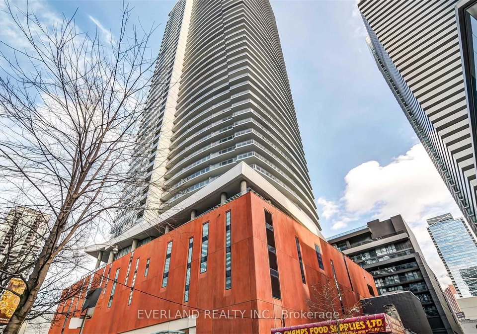 21-widmer-street-toronto-ontario-c13209396