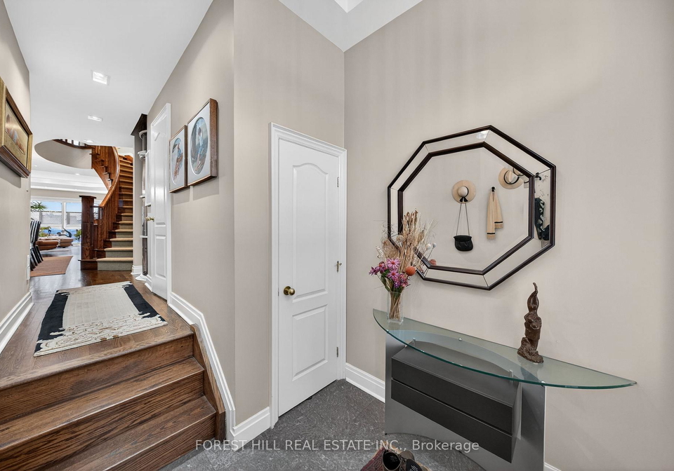 252-spadina-road-toronto-ontario-c13209478