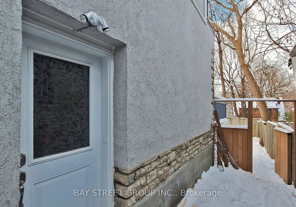 390-roehampton-avenue-toronto-ontario-c13209528