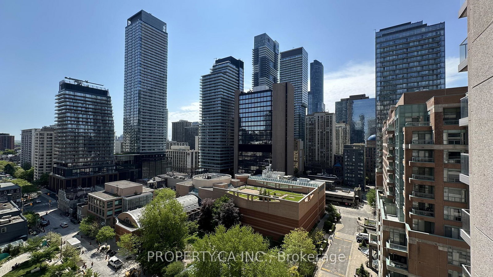 909-bay-street-toronto-ontario-c13209698