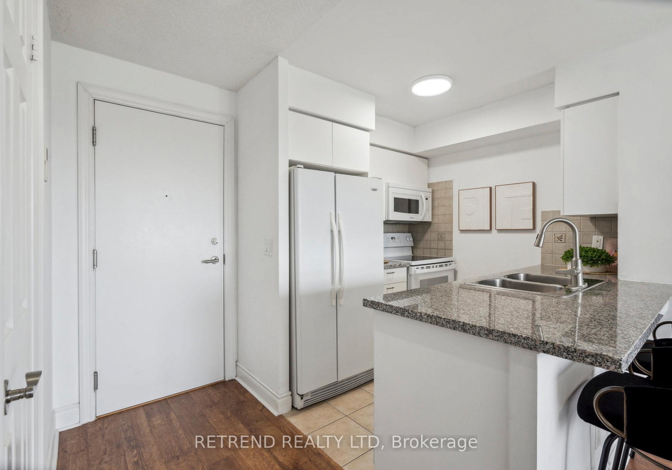15-greenview-avenue-toronto-ontario-c13209806