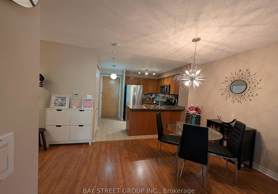 212-eglinton-avenue-e-toronto-ontario-c13209952