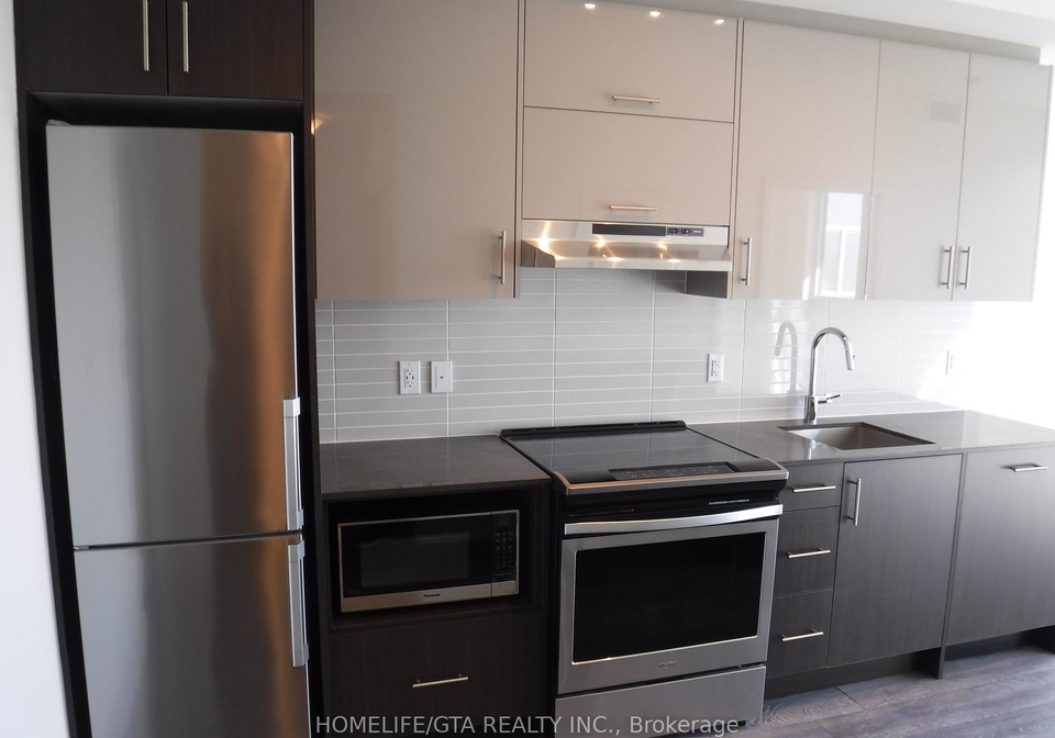 180-fairview-mall-drive-north-york-ontario-c13210040