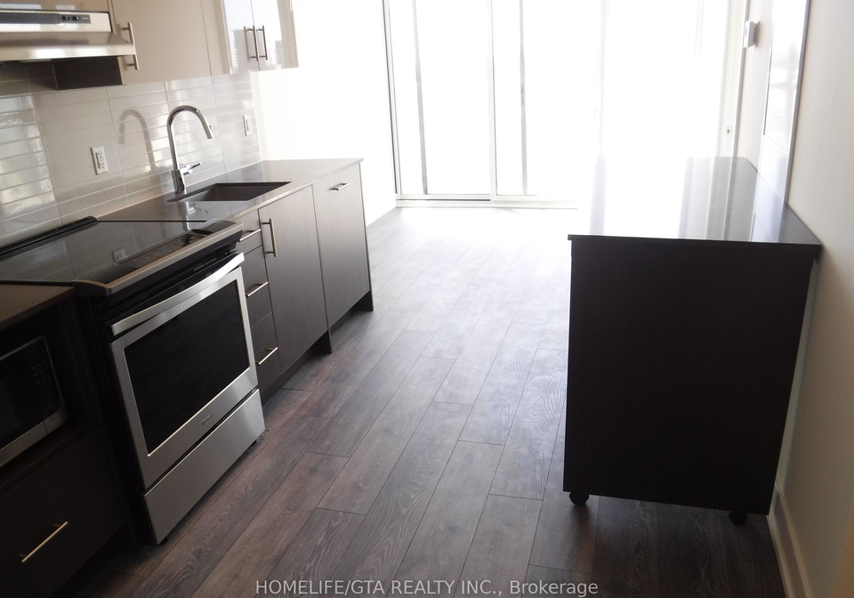180-fairview-mall-drive-north-york-ontario-c13210040
