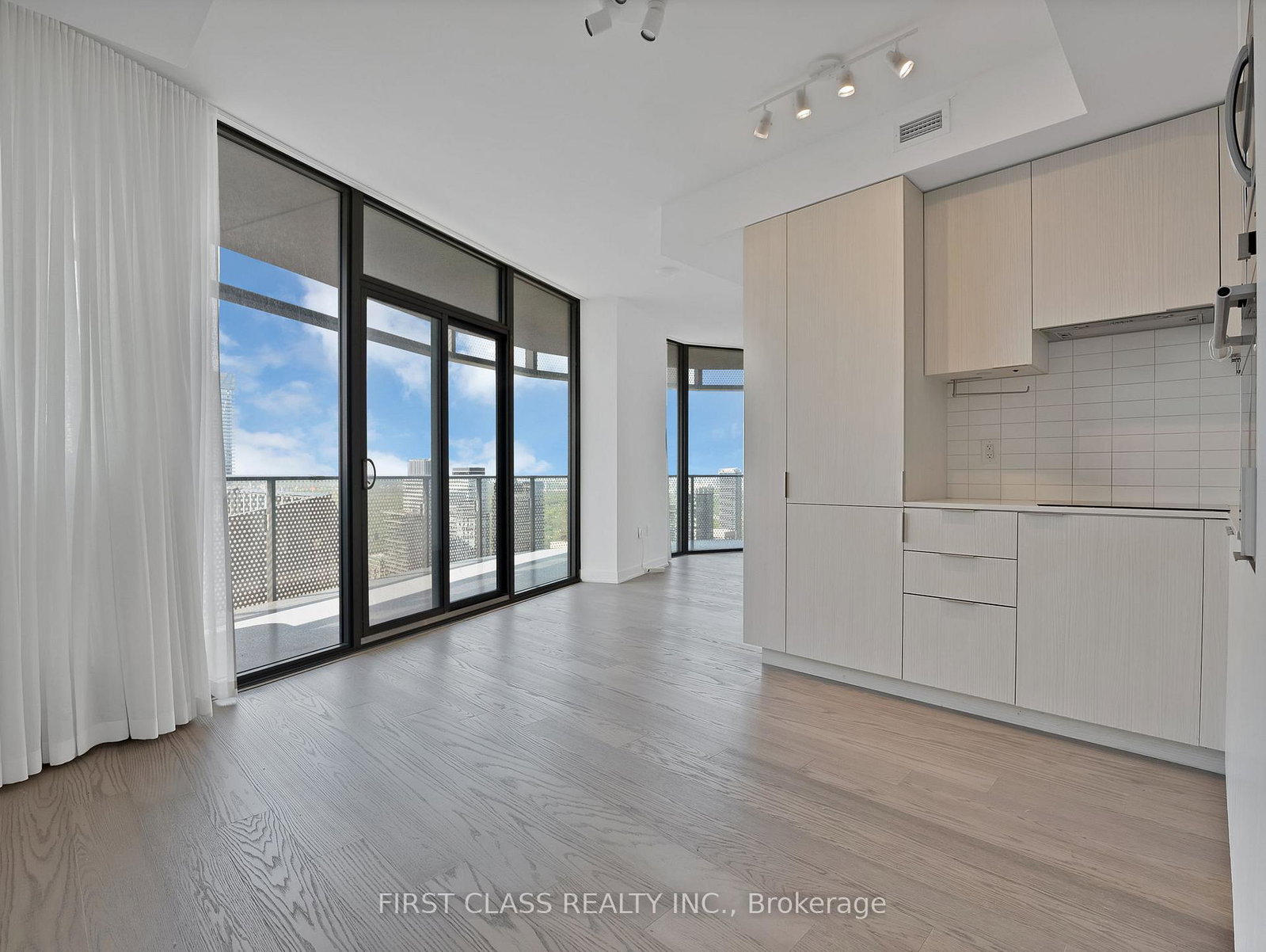 11-wellesley-street-w-toronto-ontario-c13210084