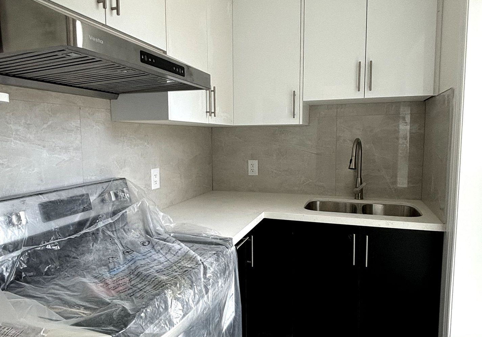 643-bathurst-street-toronto-ontario-c13210130