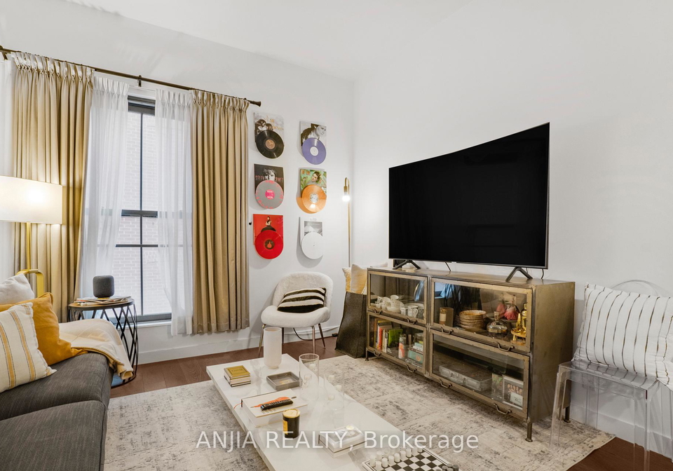5-st-joseph-street-toronto-ontario-c13210394