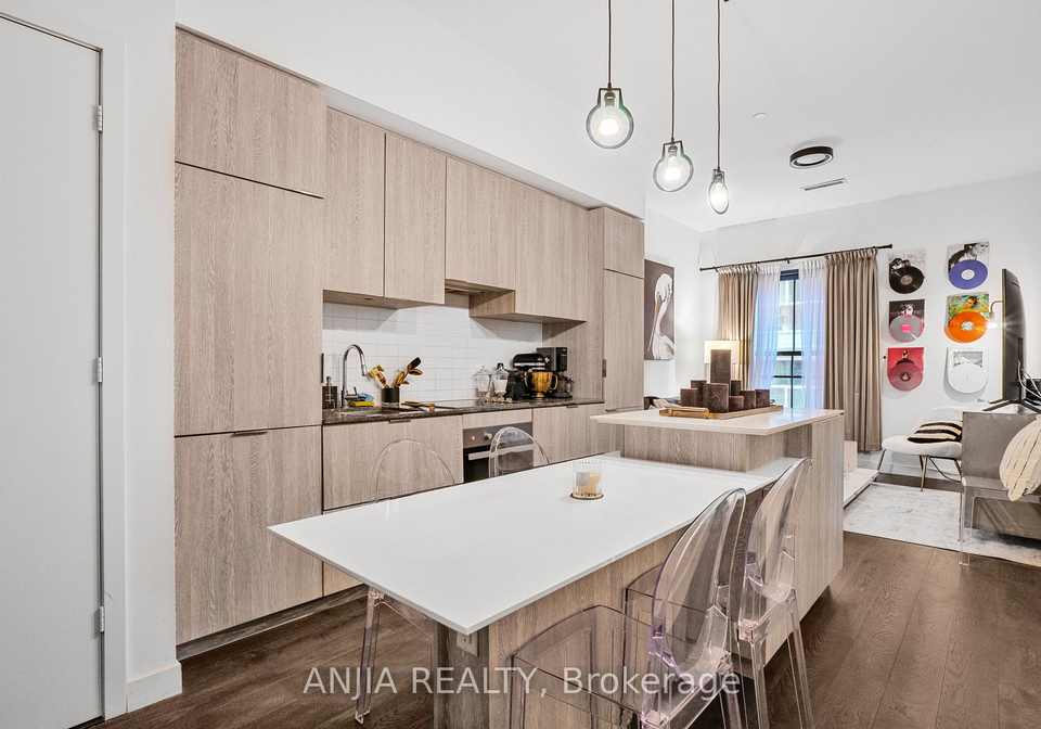5-st-joseph-street-toronto-ontario-c13210394