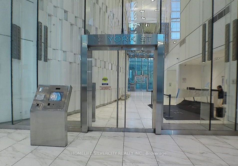 12-york-street-toronto-ontario-c13210464
