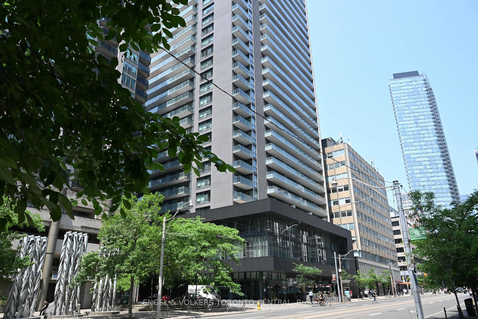 770-bay-street-toronto-ontario-c13210742