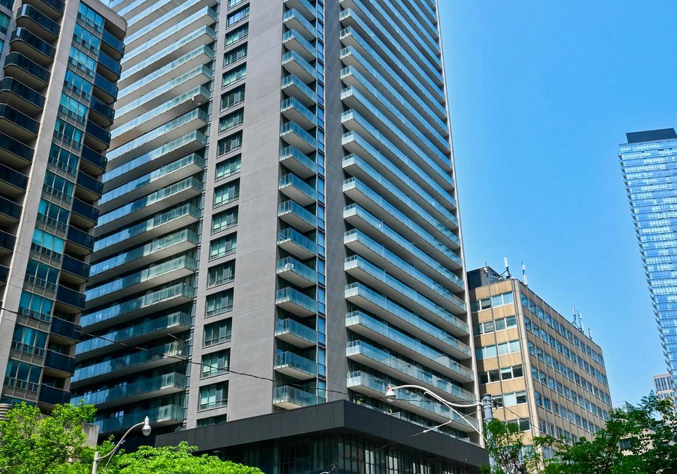770-bay-street-toronto-ontario-c13210742