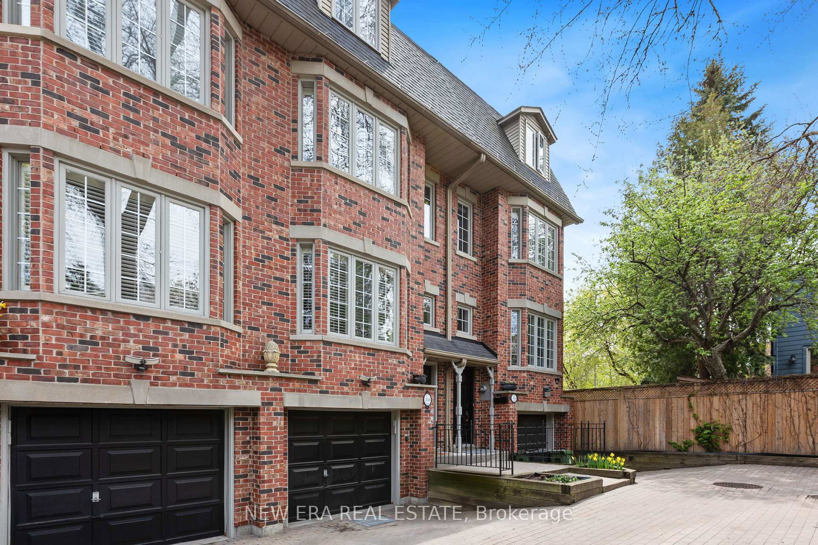 35-spruce-street-toronto-ontario-c13210892