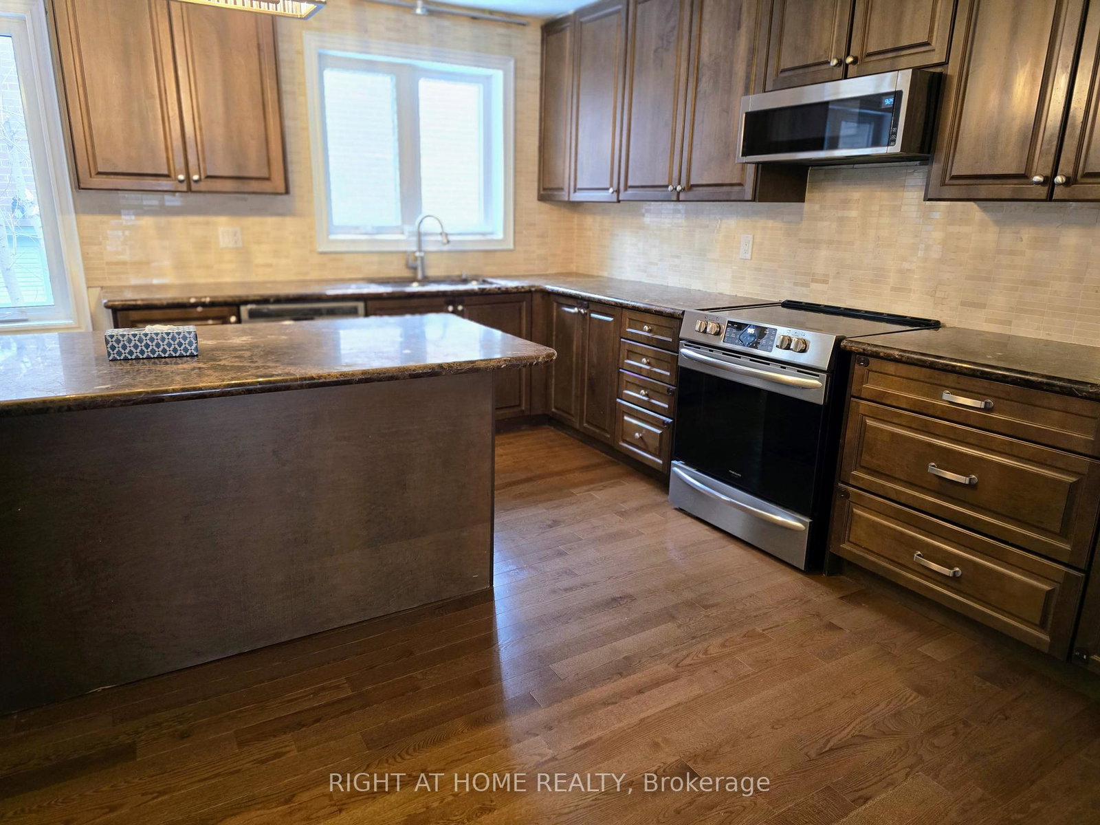 7-foursome-crescent-north-york-ontario-c13210966