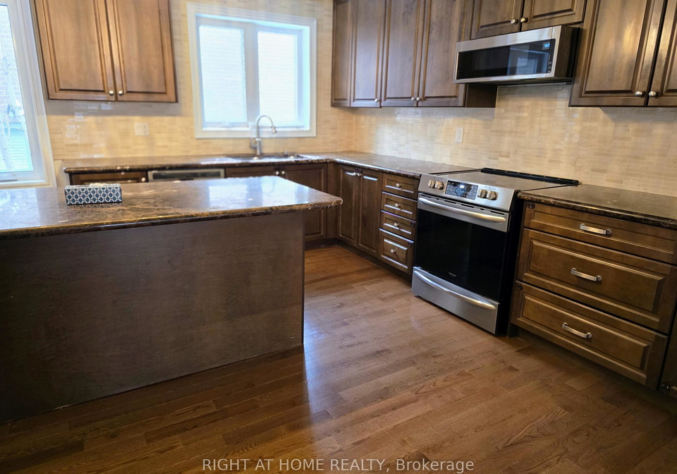 7-foursome-crescent-north-york-ontario-c13210966