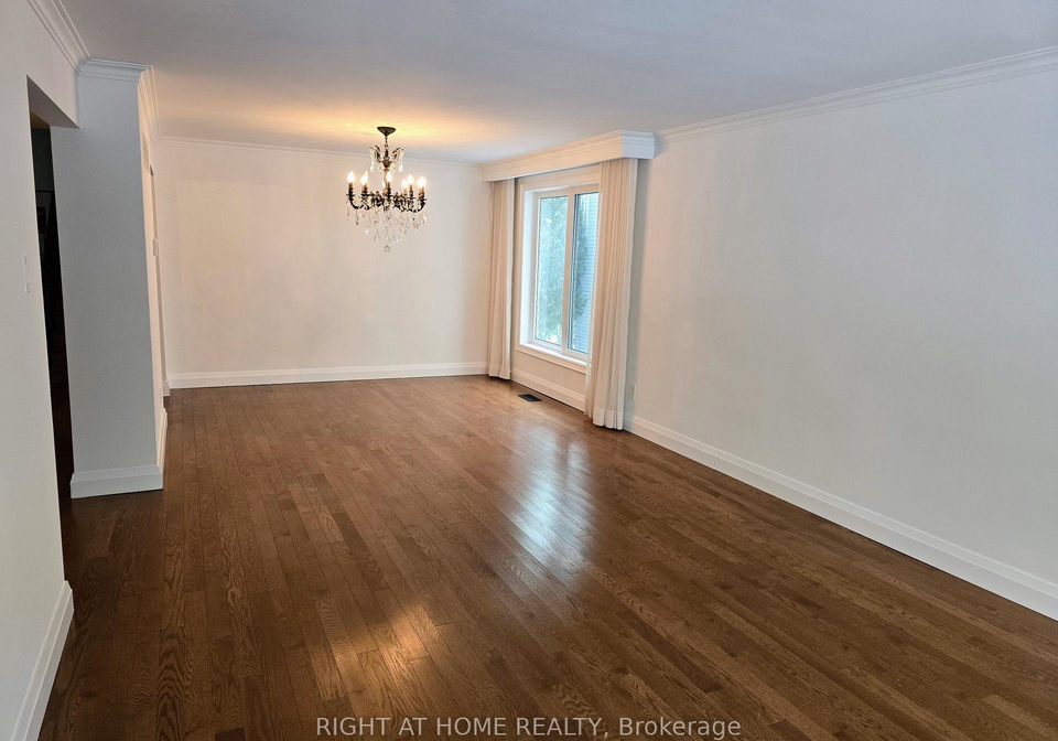 7-foursome-crescent-north-york-ontario-c13210966