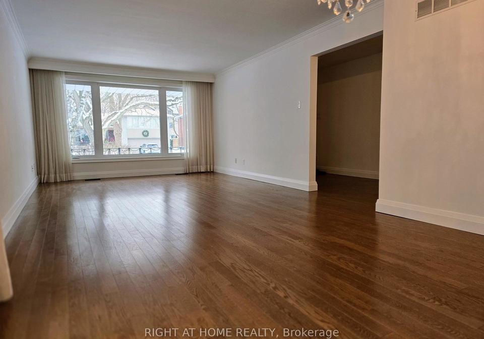 7-foursome-crescent-north-york-ontario-c13210966