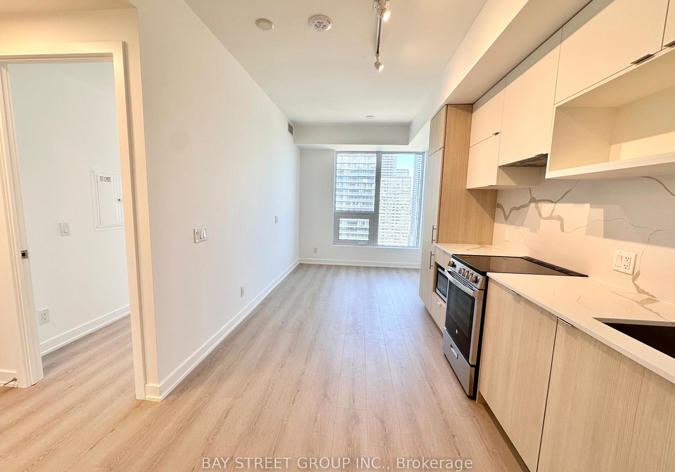 100-queen-street-e-toronto-ontario-c13211190