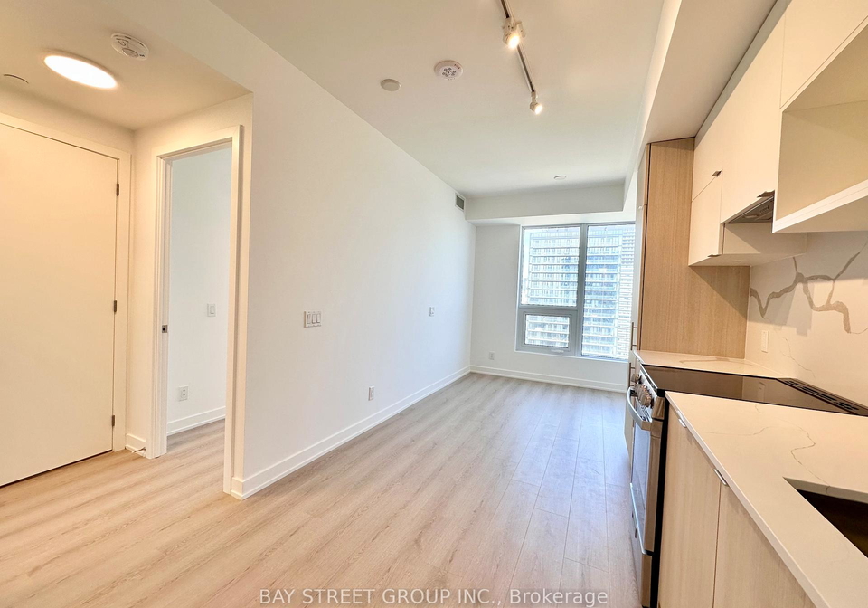 100-queen-street-e-toronto-ontario-c13211190