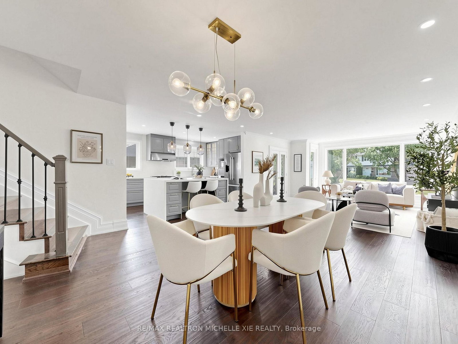 8-meadowglade-crescent-north-york-ontario-c13211478