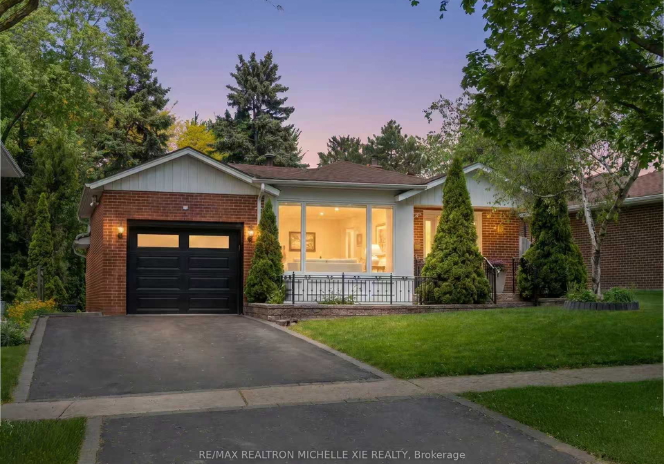 8-meadowglade-crescent-north-york-ontario-c13211478