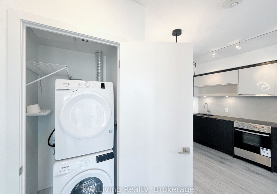 159-wellesley-street-e-toronto-ontario-c13212142