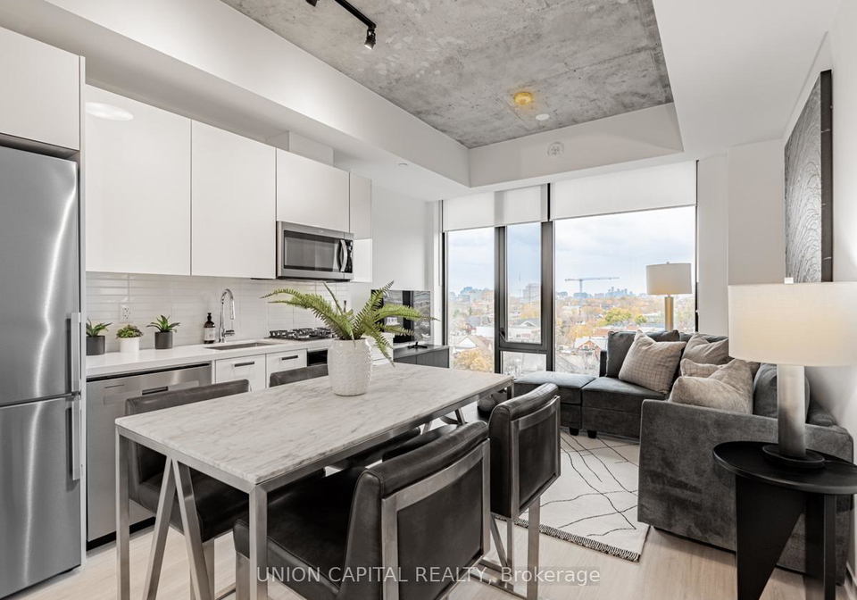 195-mccaul-street-toronto-ontario-c13212964