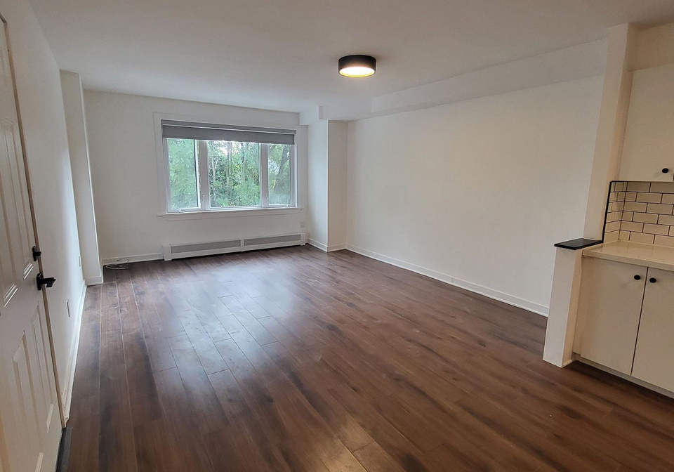 965-eglinton-avenue-w-toronto-ontario-c13213020