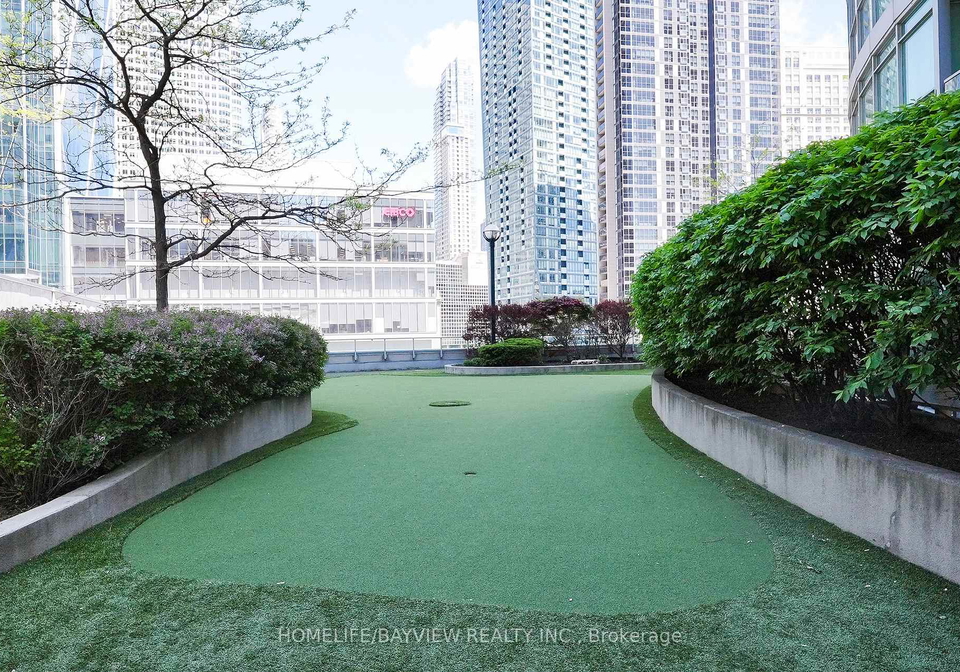 18-yonge-street-toronto-ontario-c13213500