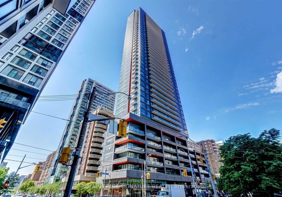 159-dundas-street-e-toronto-ontario-c13213622