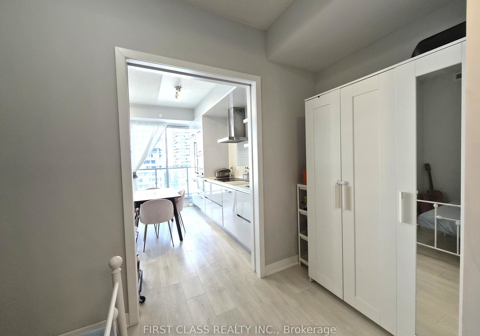 2221-yonge-street-toronto-ontario-c13213870